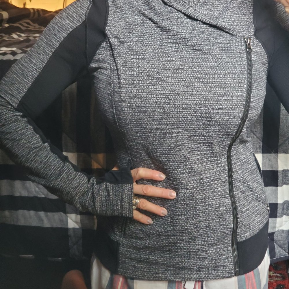 Lululemon wrap jacket - Picture 7 of 8